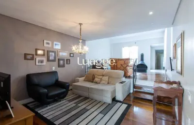 Apartamento de 186,66m2, 4 dormitórios, 1 suíte, 3 banheiros, 4 vagas,no bairro rio branco.