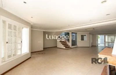 Belo sobrado, 3 quartos, 1 suite, piscina, 320m² privativos - tristeza