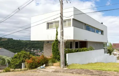 Luxuosa casa em condomínio de alto padrão com vista para guaiba
