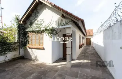 Casa com 2 quartos à venda na Rua Porto Calvo, 240, Ipanema, Porto Alegre