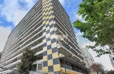 Ótimo box de garagem no centro histórico próximo a rua caldas junior.