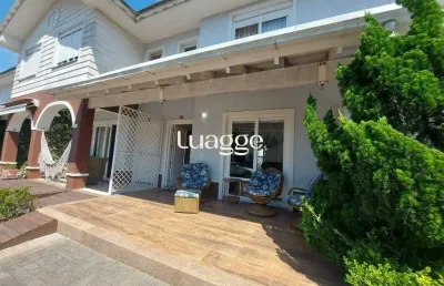 Casa em condomínio fechado com 3 quartos e 150m² privativos
