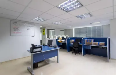 Andar inteiro mobiliado com 215 m² para até 60 pessoas