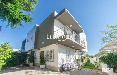 Casa, totalmente mobiliada, 3 dormitórios, 1 uma suíte com closet e sacada