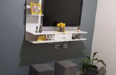 Casa para venda - 80m², 2 dormitórios, 4 vagas - lami