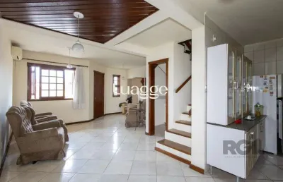 Casa em condomínio na zona sul, no bairro hípica, com 2 dormitórios, living para dois ambientes, cozinha mobiliada, lavabo