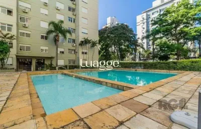 Apartamento de 2 dormitórios, living, cozinha, área de serviço e 1 vaga escriturada.