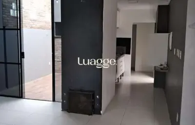 Casa térrea para locação no bairro hípica - piso porcelanato - 02 quartos - piscina