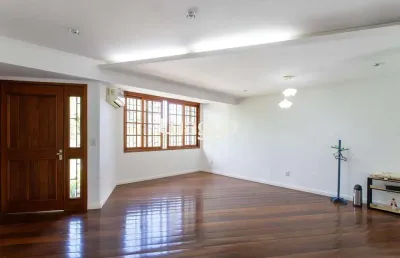 Ótima casa 4 dormitórios com suíte em condomínio fechado