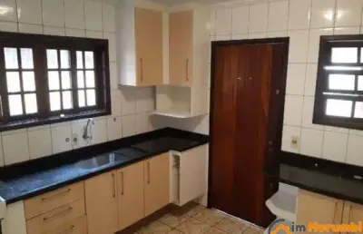Casa com 3 quartos à venda na Rua José Carlos de Macedo Soares, 21, Jardim Bom Tempo, Taboão da Serra