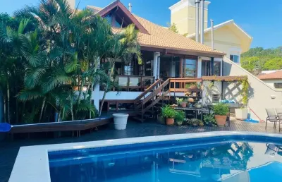 Casa com 4 quartos à venda, 530 m² no bairro joão paulo - florianópolis/sc
