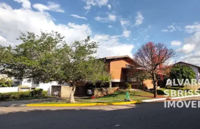 Casa com 3 dormitórios sendo uma suíte no condomínio portella em itu sp com 350m de área construída. a duas quadras da área social, piscinas, etc.