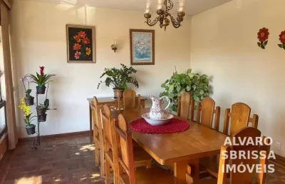 Casa estilo sobrado com 3 dormitórios cozinha e ampla sala a venda na região central de itu sp