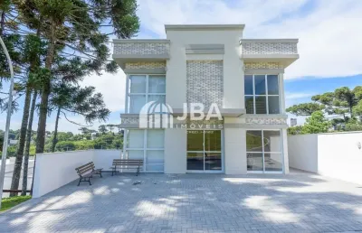 Casa em condomínio fechado com elevador, próximo  ao parque barigui