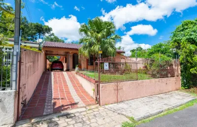 Casa terrea / localização top / amplo quintal /  (zr2 794 m2) santa felicidade