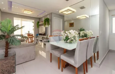 Apartamento reformado 2 dormitórios, sendo 1 suite, sacada e vaga.