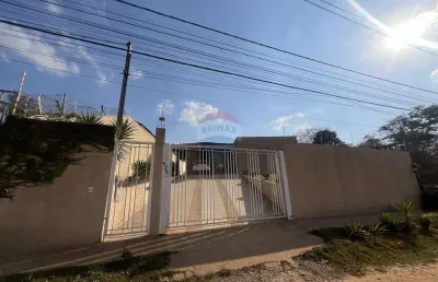 Chácara à venda, 700m² de terreno, 153m² de área construída, em atibaia