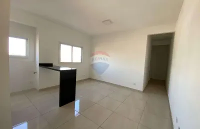 Apartamento moderno com cozinha integrada à sala, 2 quartos e 1 vaga para locação na freguesia do ó