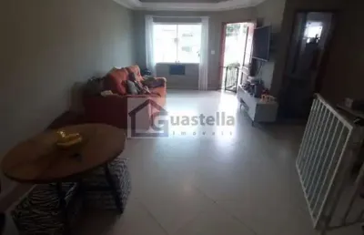 Venda de sobrado em rudge ramos, são bernardo do campo: 190m², 3 dormitórios, 3 suítes, 5 banheiros por r$ 932.000!