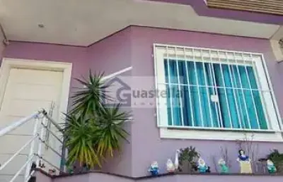 Sobrado à venda no demarchi, sbc: 3 suítes, 228m², r$990mil
