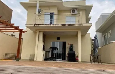 Casa à venda no condomínio le village em valinhos - sp.
