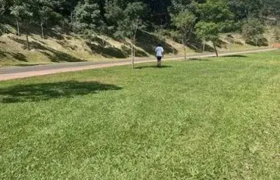 Terreno à venda no condomínio quinta da baroneza em bragança paulista - sp