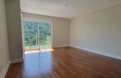 Casa de alto padrão à venda no residencial gênesis ii em santana de parnaíba, são paulo.