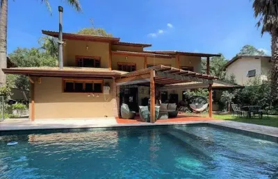 Casa alto padrão à venda no condomínio forest hills em jandira - sp.