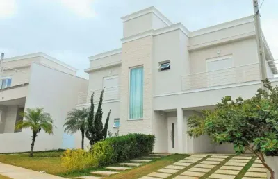 Casa de condomínio para venda tem 257 metros quadrados com 4 quartos