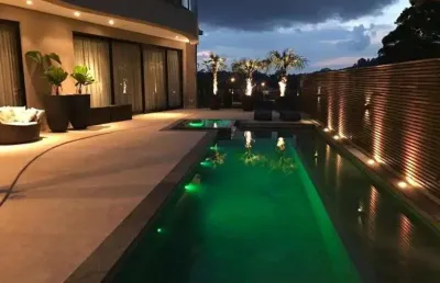 Casa de condomínio para venda tem 900 metros quadrados com 4 quartos