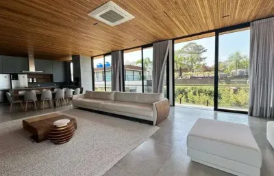 Casa alto padrão à venda no condomínio aldeia da baleia em baleia em são sebastião - sp