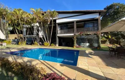 Casa para venda possui 600 metros quadrados com 4 quartos em nogueira - petrópolis - rj.