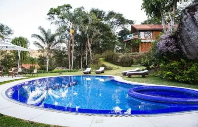 Casa à venda no condomínio vale do barão em petrópolis - rj.