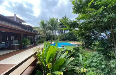 Casa à venda no condomínio praia brava - ubatuba/sp.
