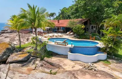 Casa para venda com 68000 metros quadrados com 7 quartos