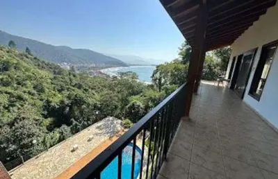 Casa mobiliada alto padrão para aluguel prox. ao mar no condomínio ponta das toninhas - ubatuba - sp