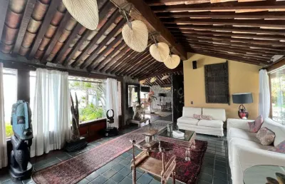 Casa térrea de alto padrão à venda e locação no morro do geribá em búzios - rj