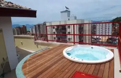 Cobertura duplex com vista maravilhosa para o mar na praia martim de sá – conforto e sofisticação! não deixe de agendar visita!