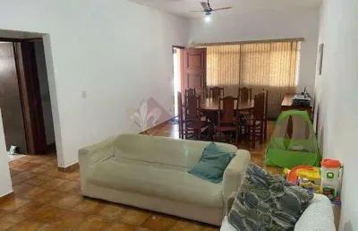 Seu negócio ou lar no centro: casa térrea multifuncional    03 dormitórios  02 banheiros  ampla sala  cozinha  área gourmet  suíte