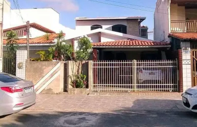 Casa com 4 quartos à venda na Avenida Farmacêutica Cezartina Régis, Jabotiana, Aracaju