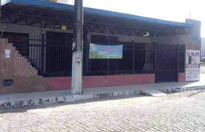Prédio comercial com 2 pavimentos medindo 341m² no bairro luzia