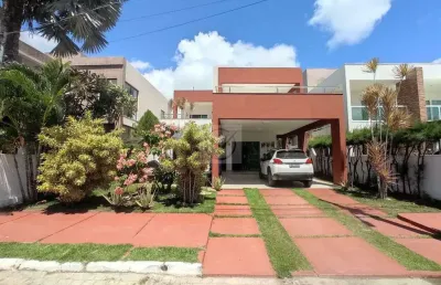 Casa duplex com 4/4, sendo 3 suítes, em condomínio costa marina, no bairro aruana.