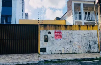 Casa a venda com 4 quartos 2 salas e 4 vagas de garagem