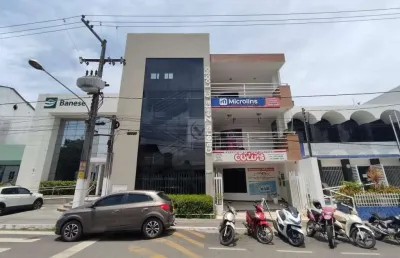 Prédio comercial com 03 pavimentos no centro de estância-se