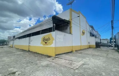 Oportunidade de locação! galpão espaçoso e estrategicamente localizado!