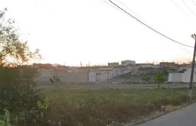 Terreno à venda na Avenida Doutor Uéliton Mendes, Oviedo Teixeira, Itabaiana