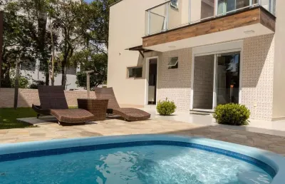 Casa com 3 quartos para alugar na Rua Vereador Manoel José dos Santos, Mariscal, Bombinhas