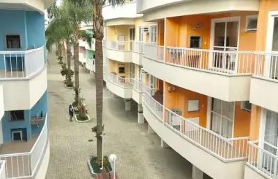 Apartamento com 2 dormitórios próximo ao mar de bombas