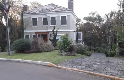Casa 03 dorm. à venda no bairro lagos de gramado - 3 vagas de garagem