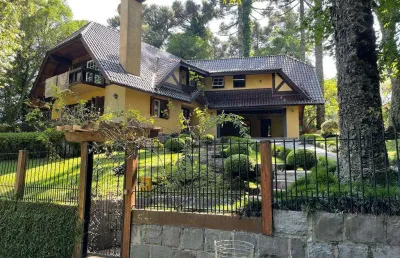 Casa 03 dorm. à venda no bairro planalto com 278 m² de área privativa
